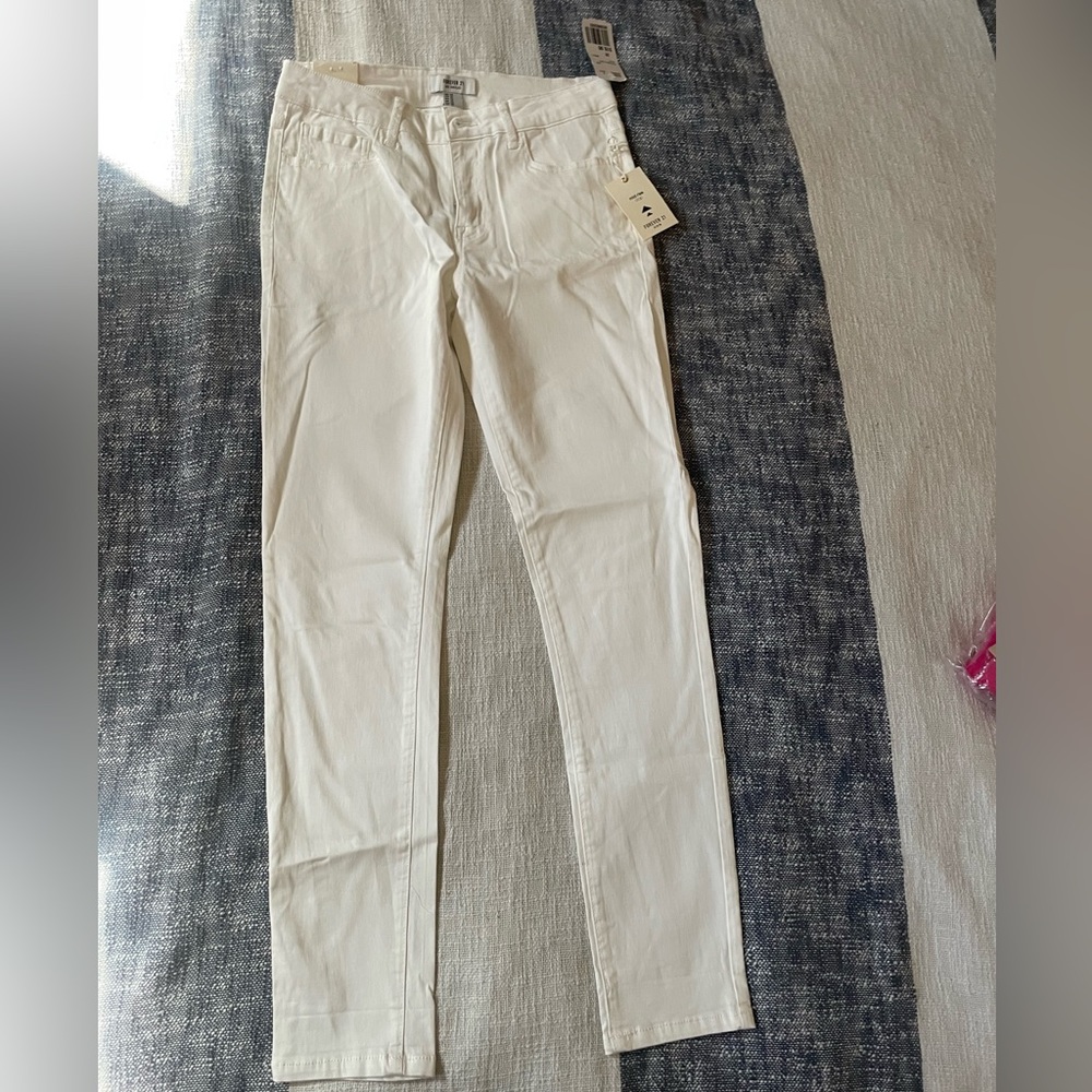 Forever 21 white mid rise crop pant